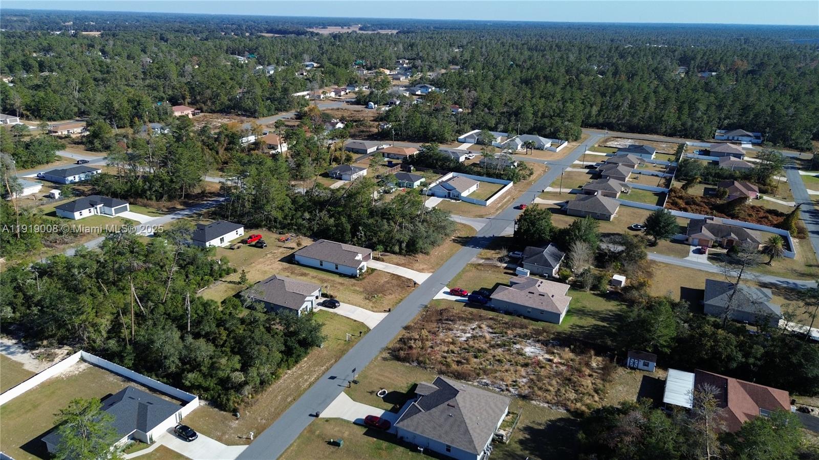 MARION OAKS - Land