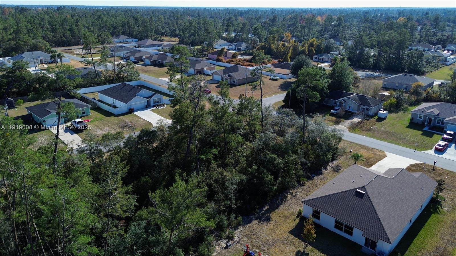 MARION OAKS - Land