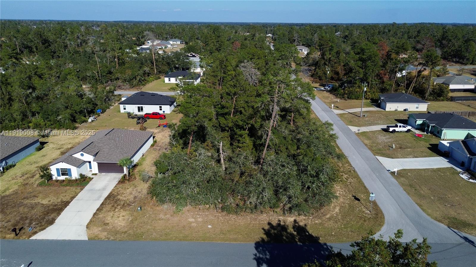 MARION OAKS - Land