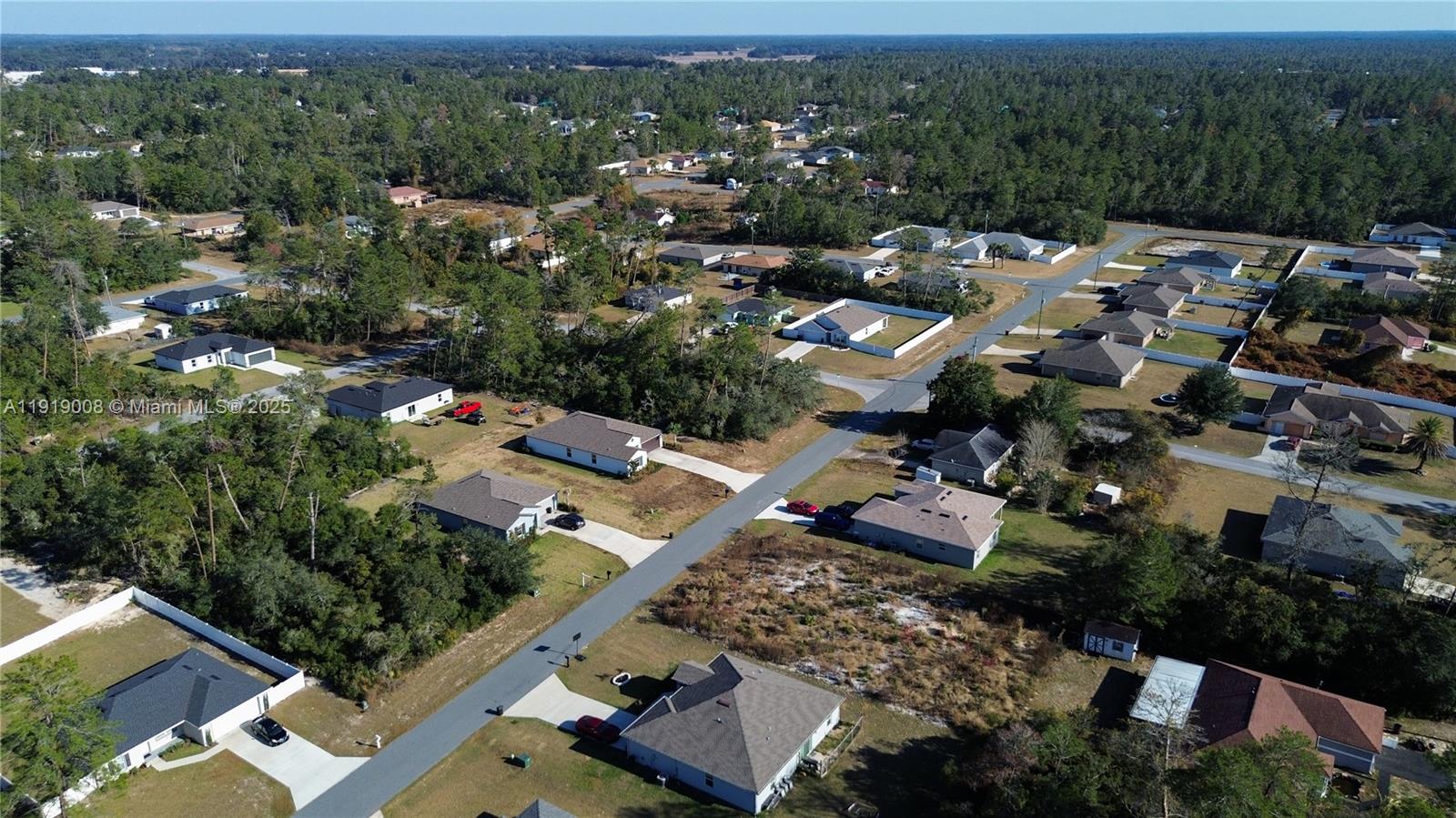 MARION OAKS - Land