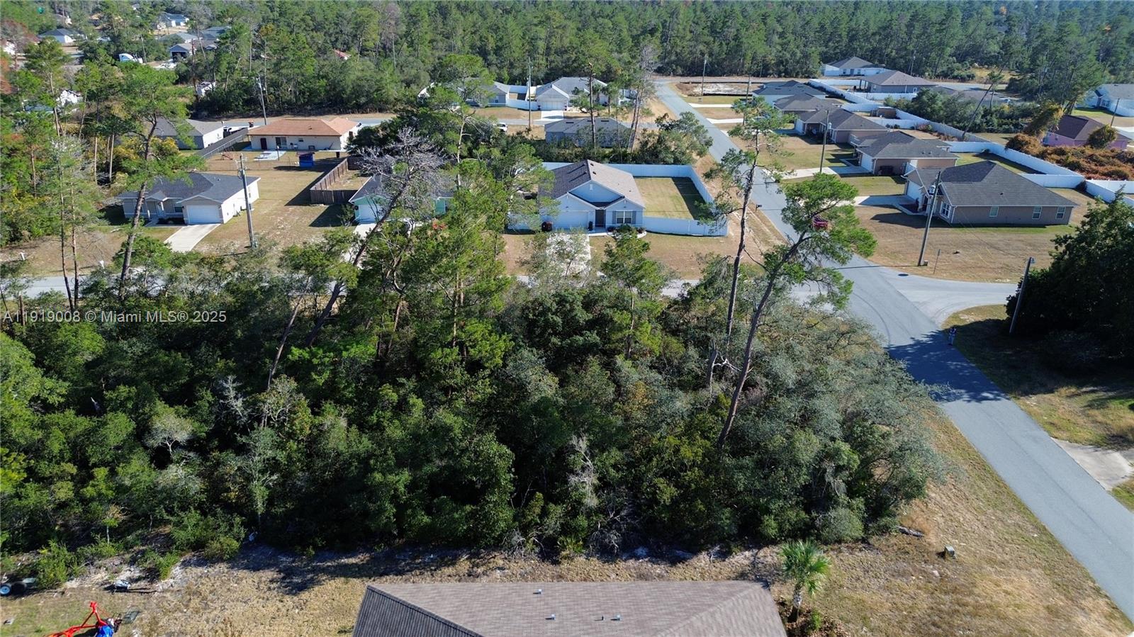 MARION OAKS - Land