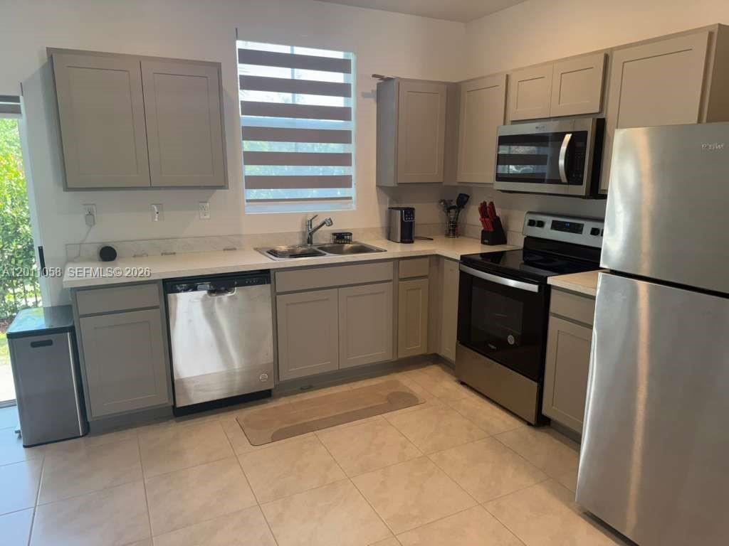 HIGHLAND OAKS - Residential