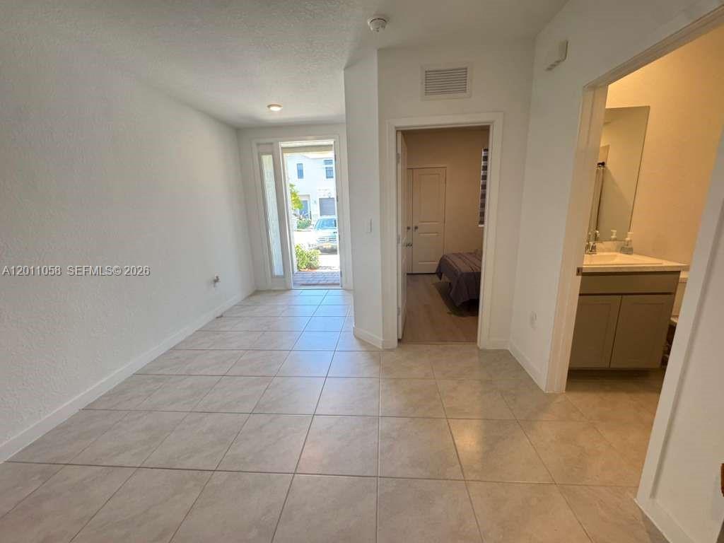 HIGHLAND OAKS - Residential
