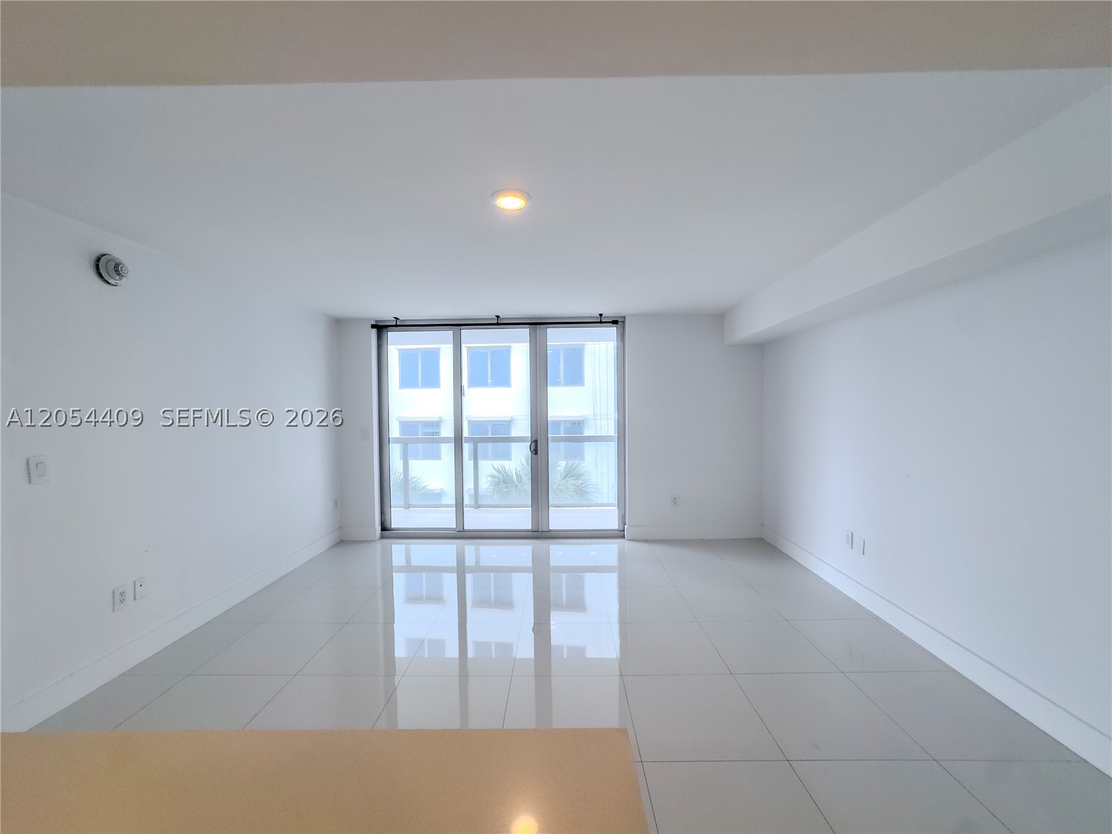 THE IVORY RESIDENCES CONDO - Residential Lease