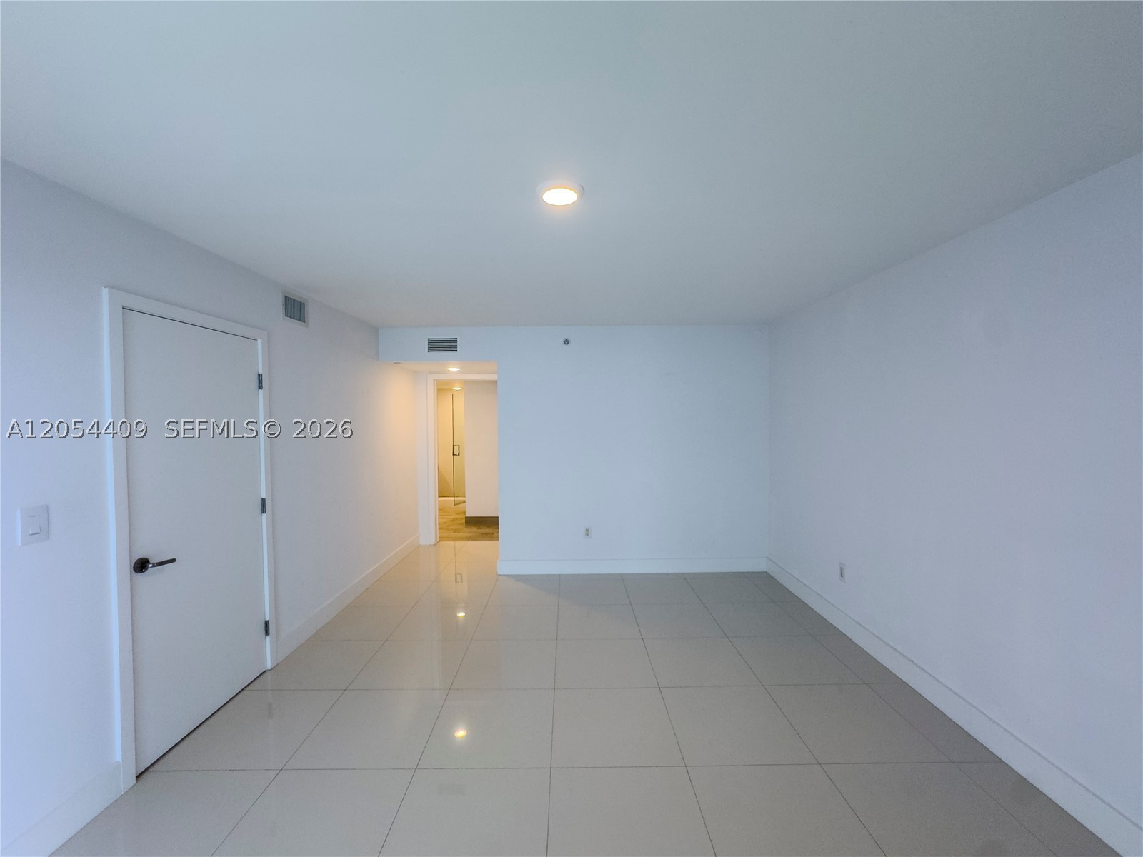 THE IVORY RESIDENCES CONDO - Residential Lease