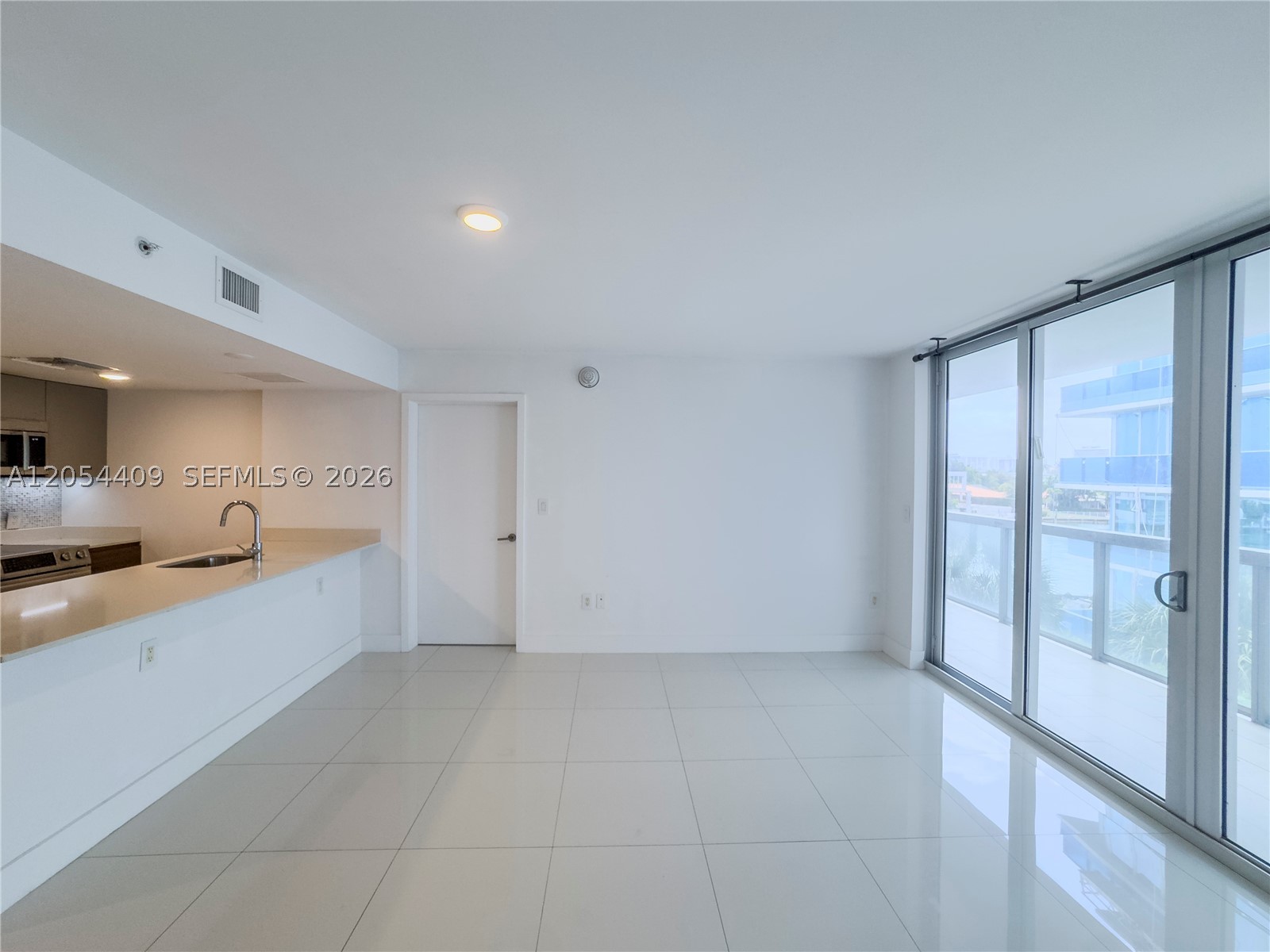 THE IVORY RESIDENCES CONDO - Residential Lease