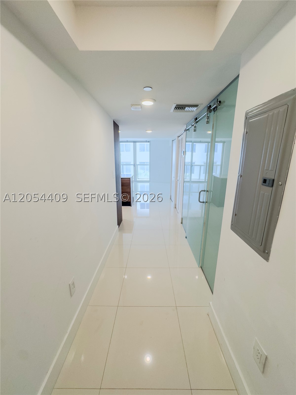 THE IVORY RESIDENCES CONDO - Residential Lease