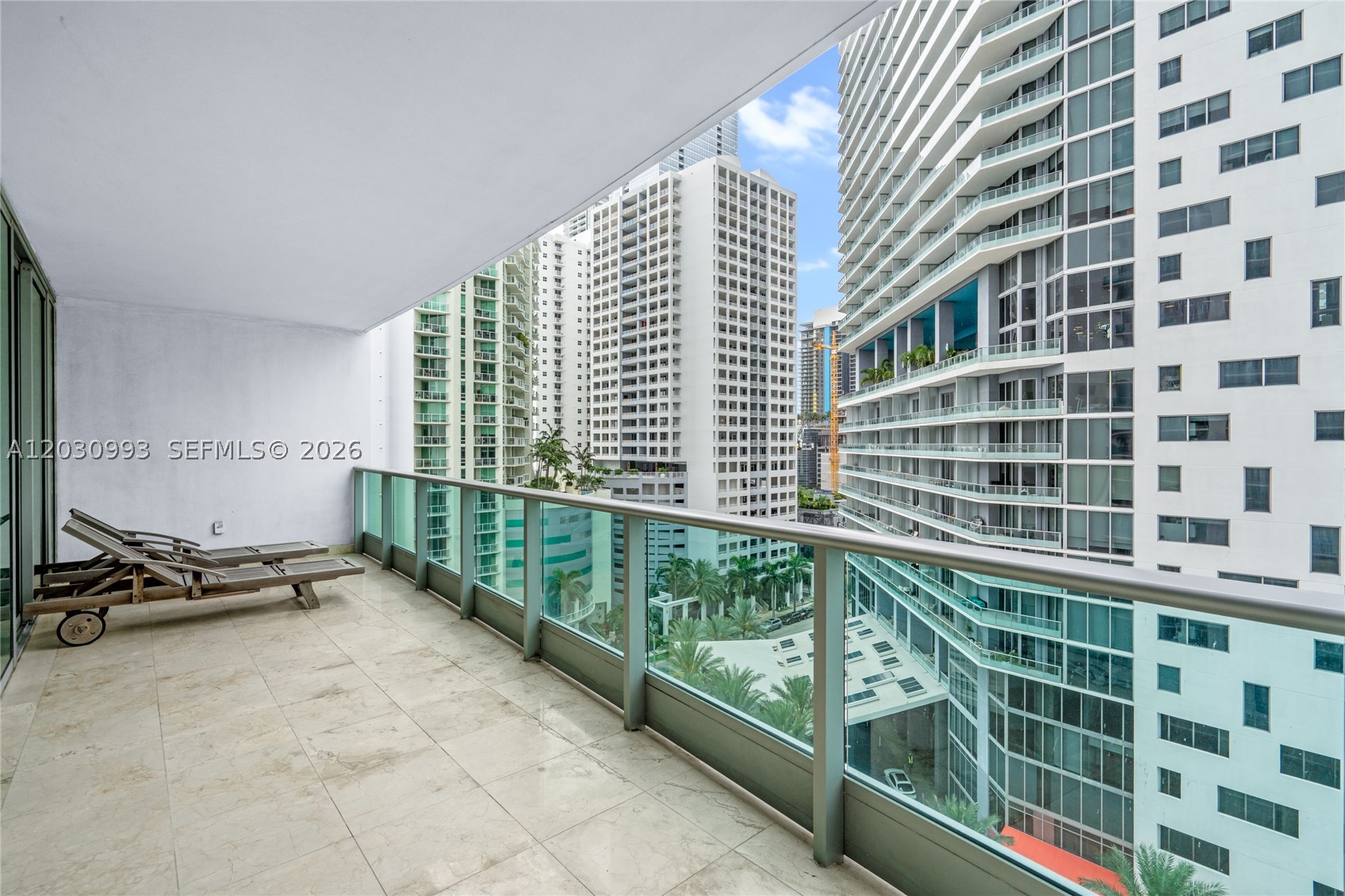 JADE BRICKELL - Residential