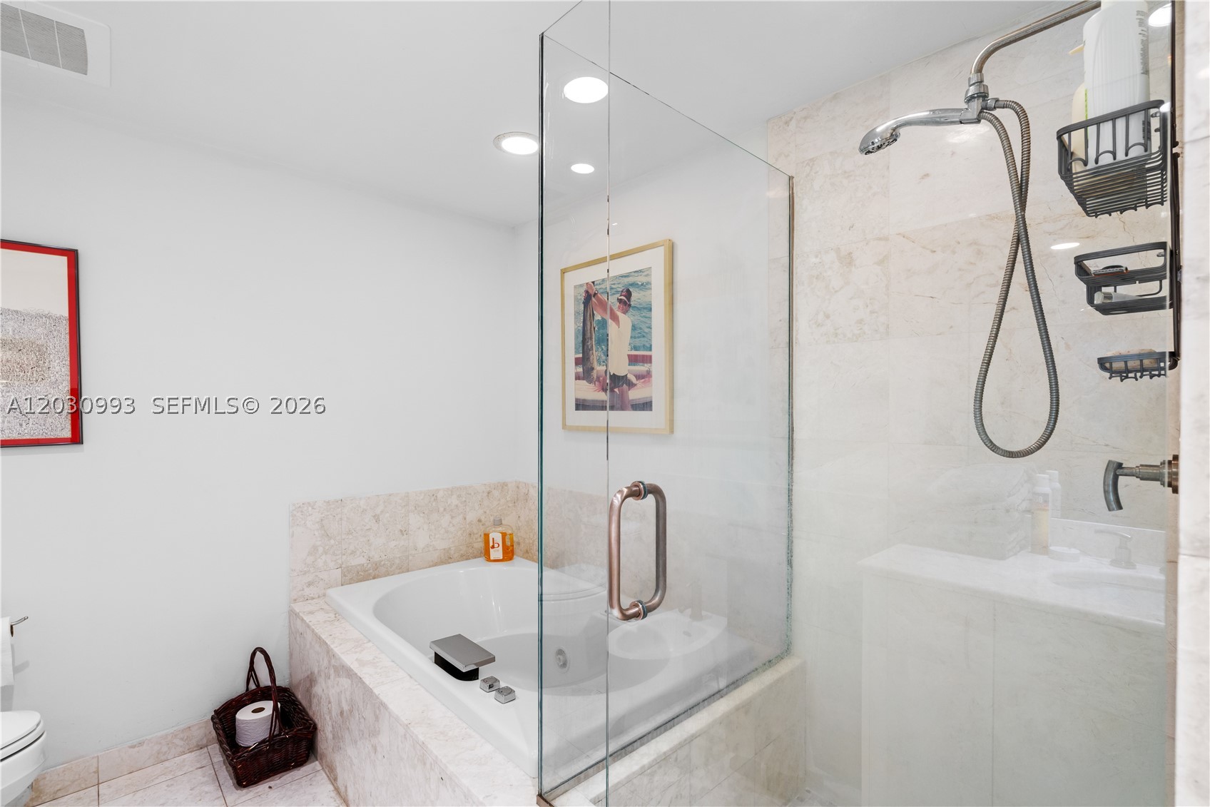 JADE BRICKELL - Residential