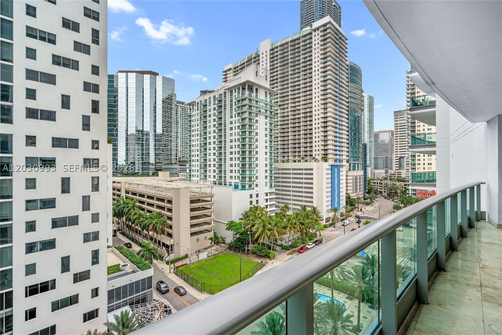 JADE BRICKELL - Residential