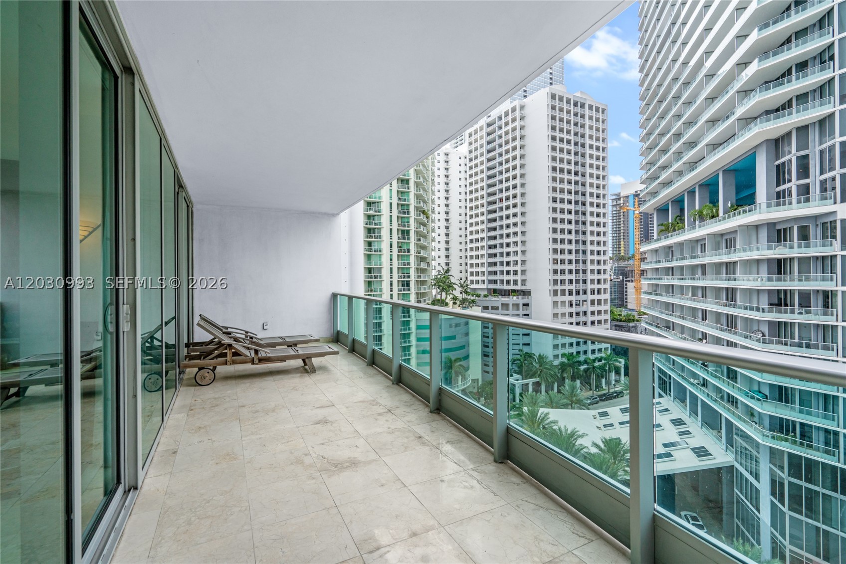 JADE BRICKELL - Residential