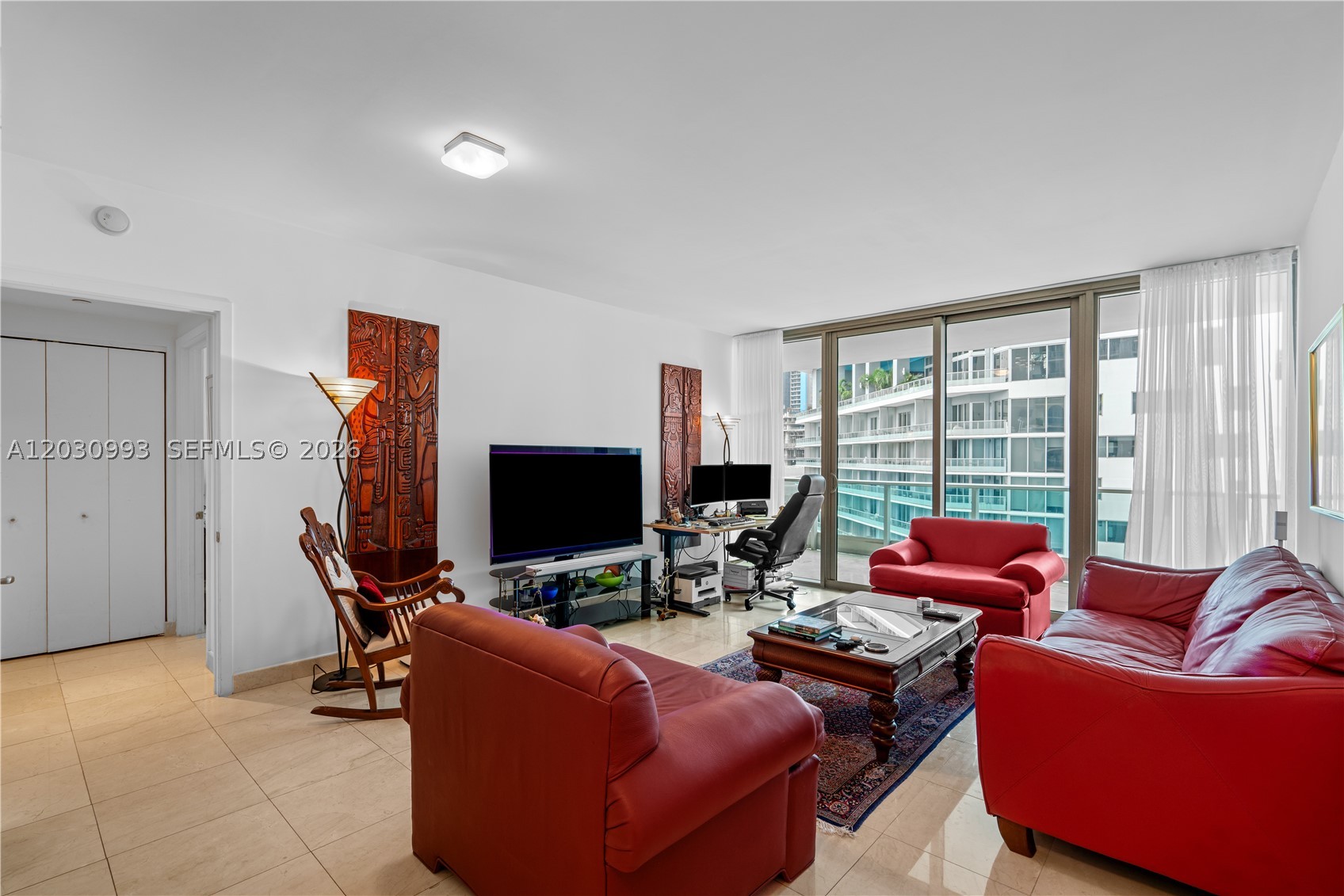 JADE BRICKELL - Residential