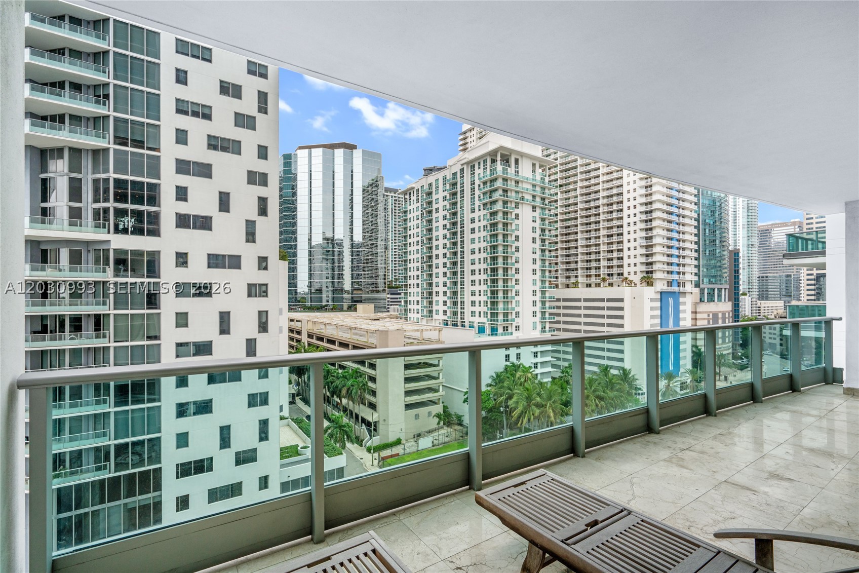 JADE BRICKELL - Residential