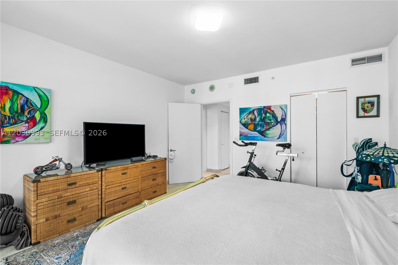 JADE BRICKELL - Residential