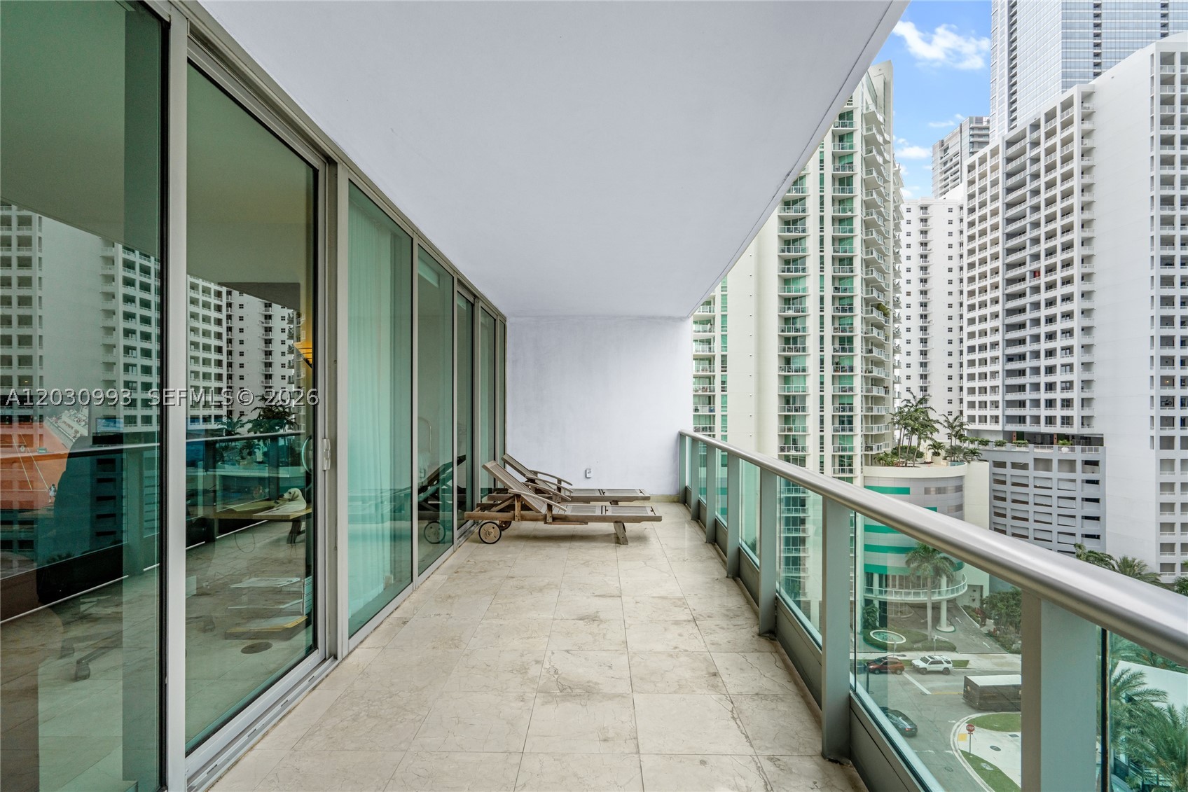 JADE BRICKELL - Residential