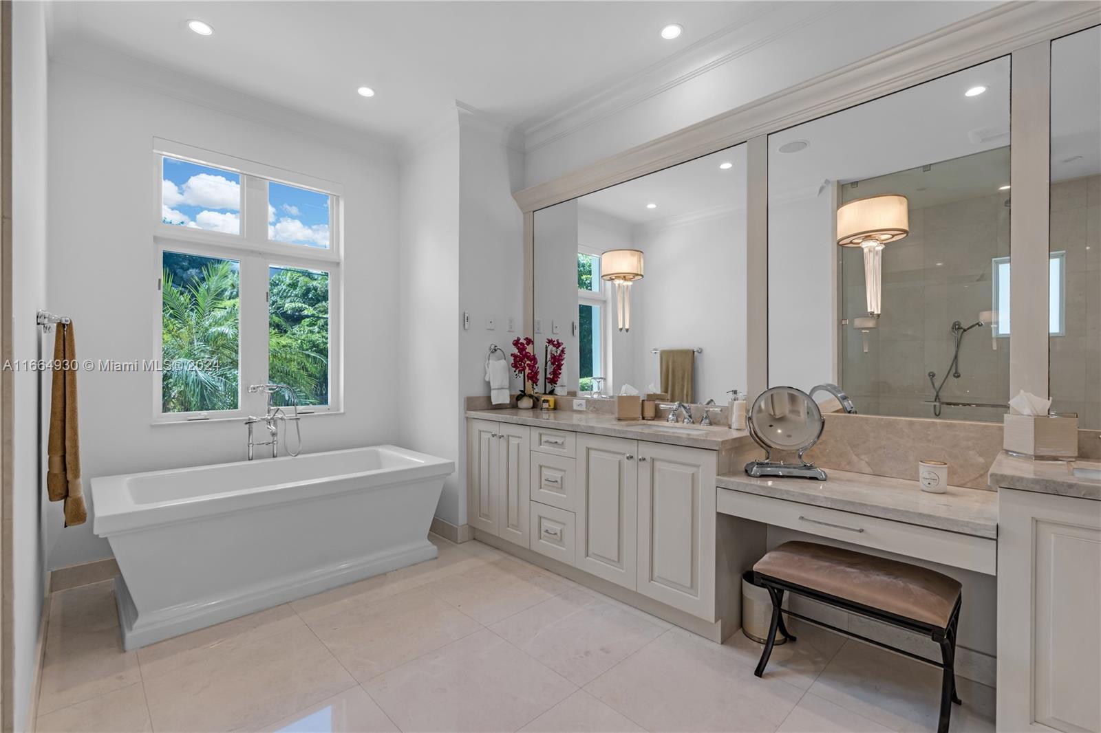 LAUDERDALE BEACH - Residential