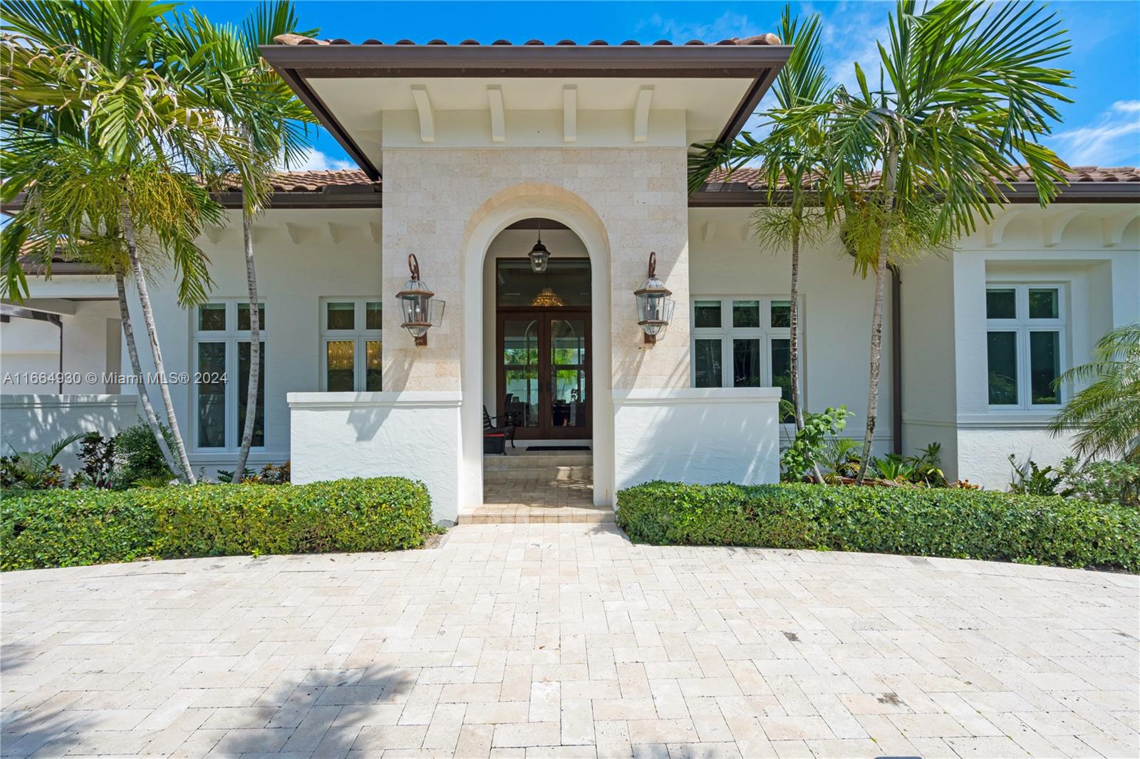 LAUDERDALE BEACH - Residential