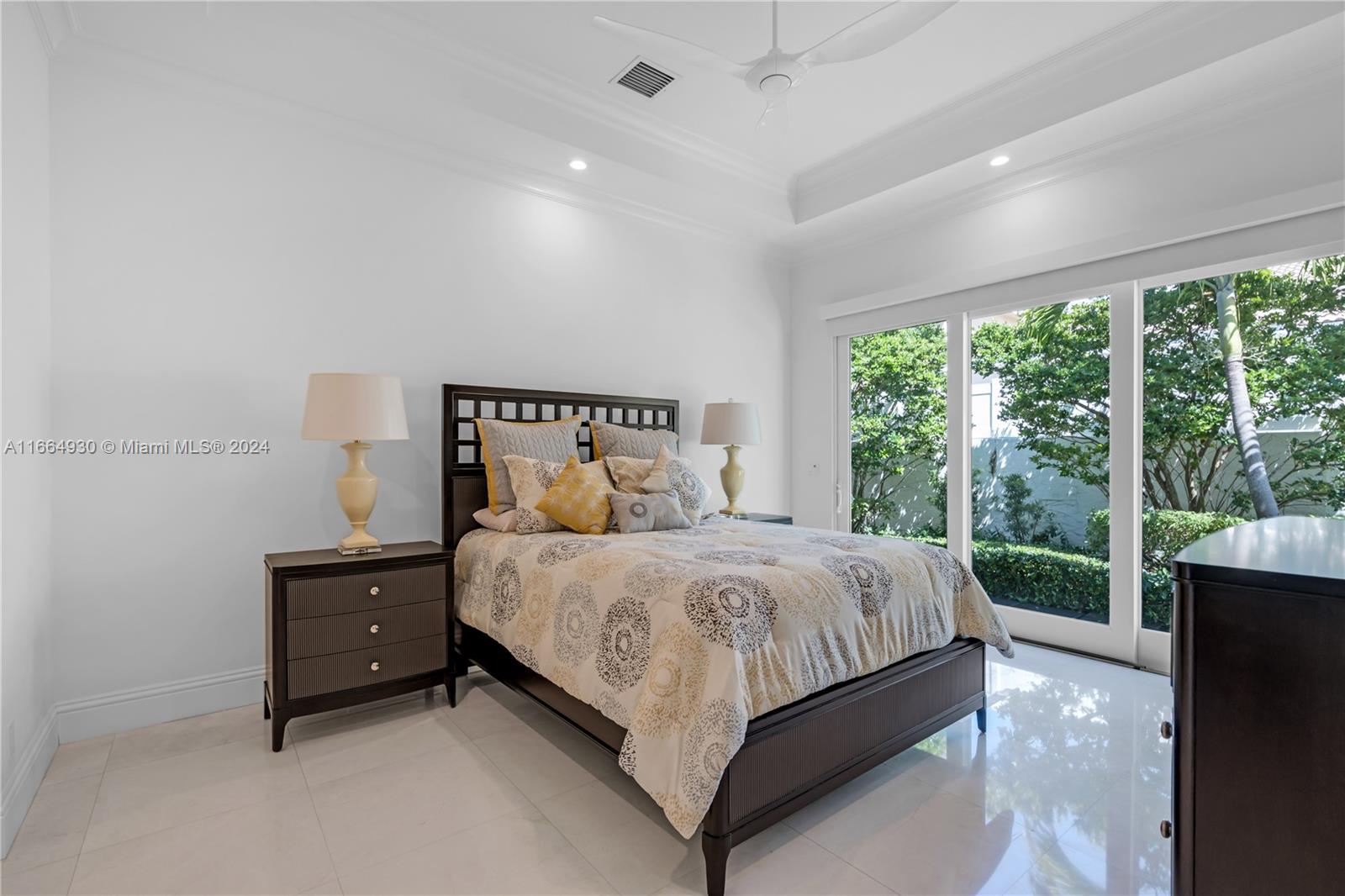 LAUDERDALE BEACH - Residential