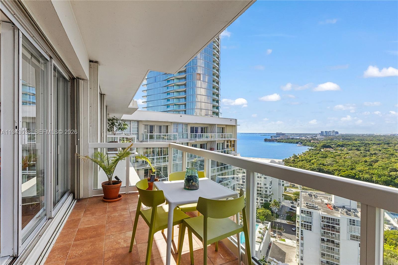 Rare penthouse opportunity offering 1,188 Sqft with 2 bedrooms and 2 bathrooms, featuring brand-new flooring throughout. Bright and spacious layout with floor-to-ceiling windows, open green area views and partial ocean views, providing excellent natural light and privacy. Enjoy beautiful sunset views from this high-floor residence in one of Brickell’s most desirable waterfront locations. Ideal for end users or investors seeking space, value and prime location. A must-see penthouse in Brickell.