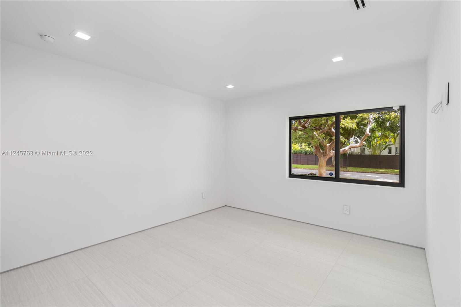 MIAMI SHORES SEC 3 - Residential