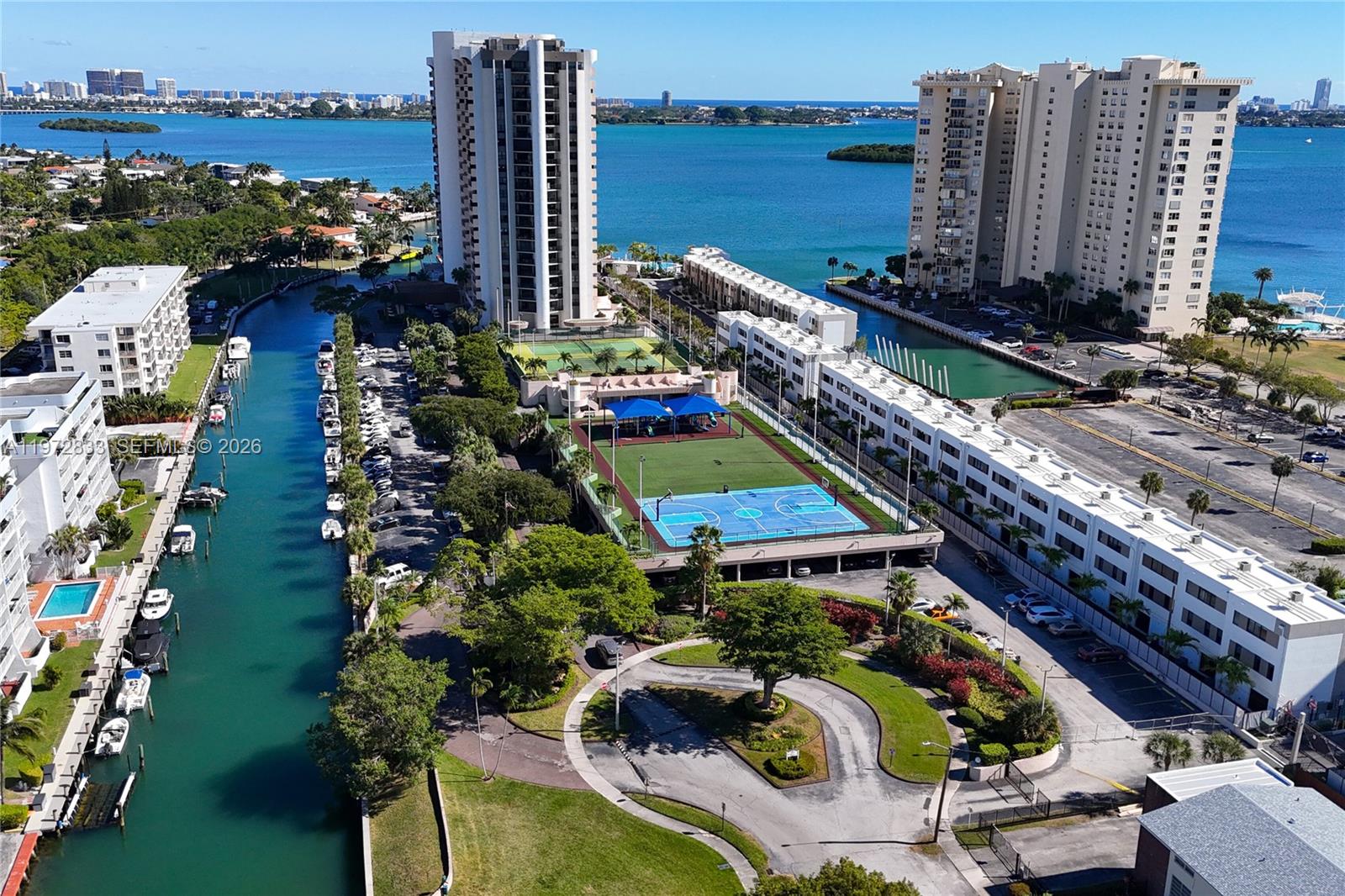 CRICKET CLUB CONDO - Residential