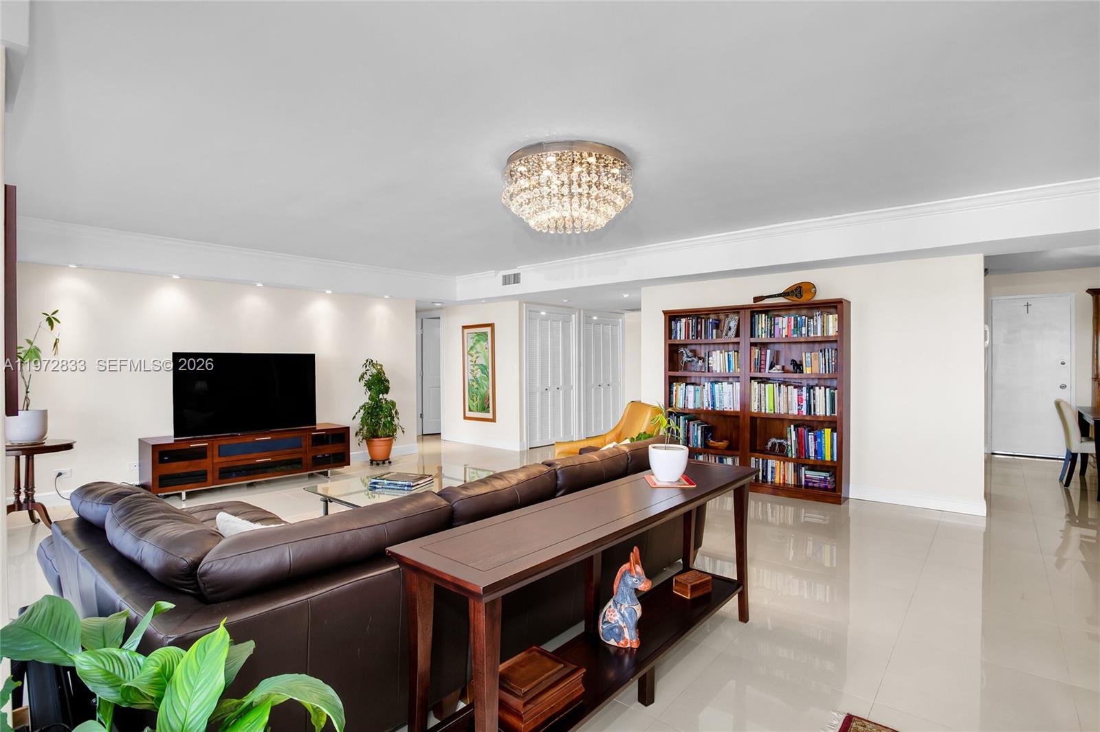 CRICKET CLUB CONDO - Residential