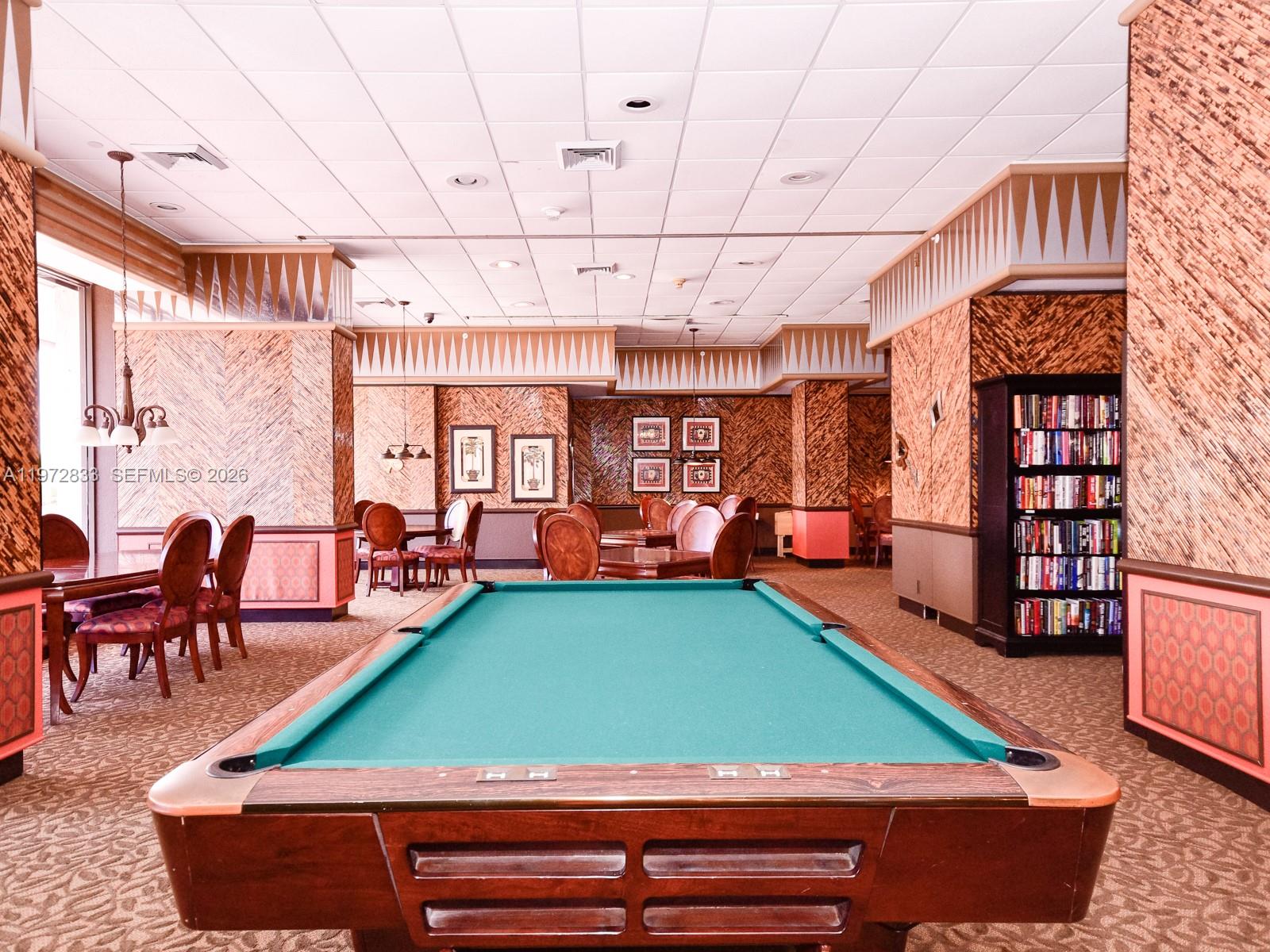 CRICKET CLUB CONDO - Residential