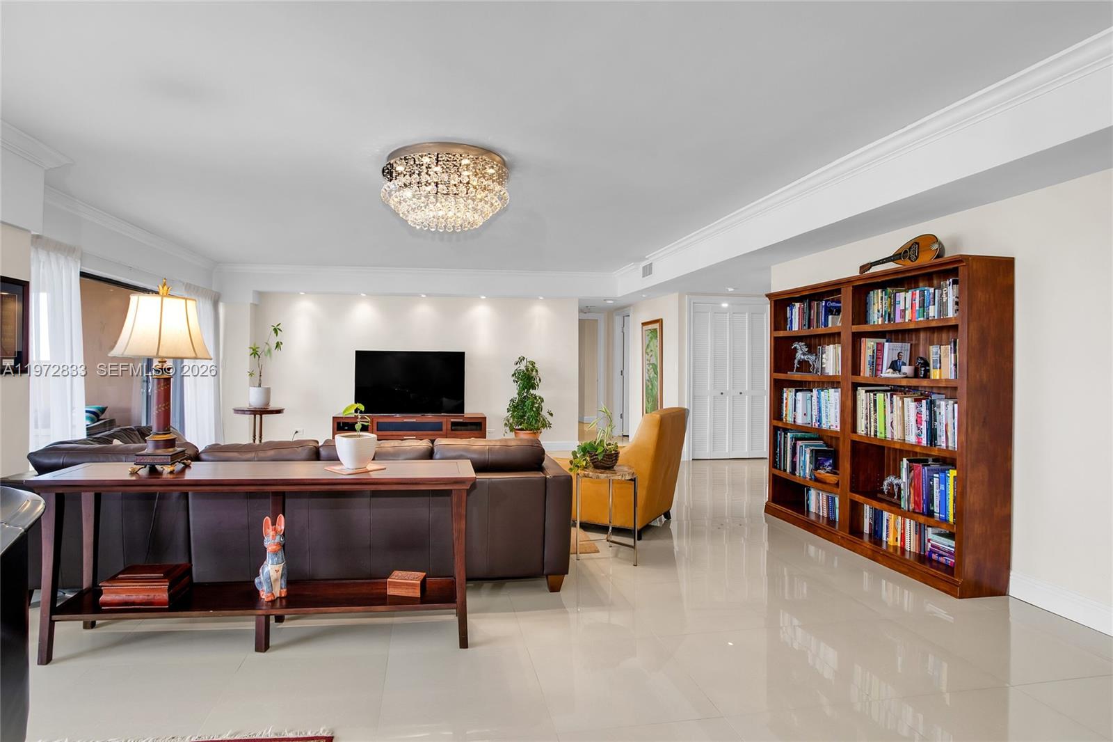 CRICKET CLUB CONDO - Residential