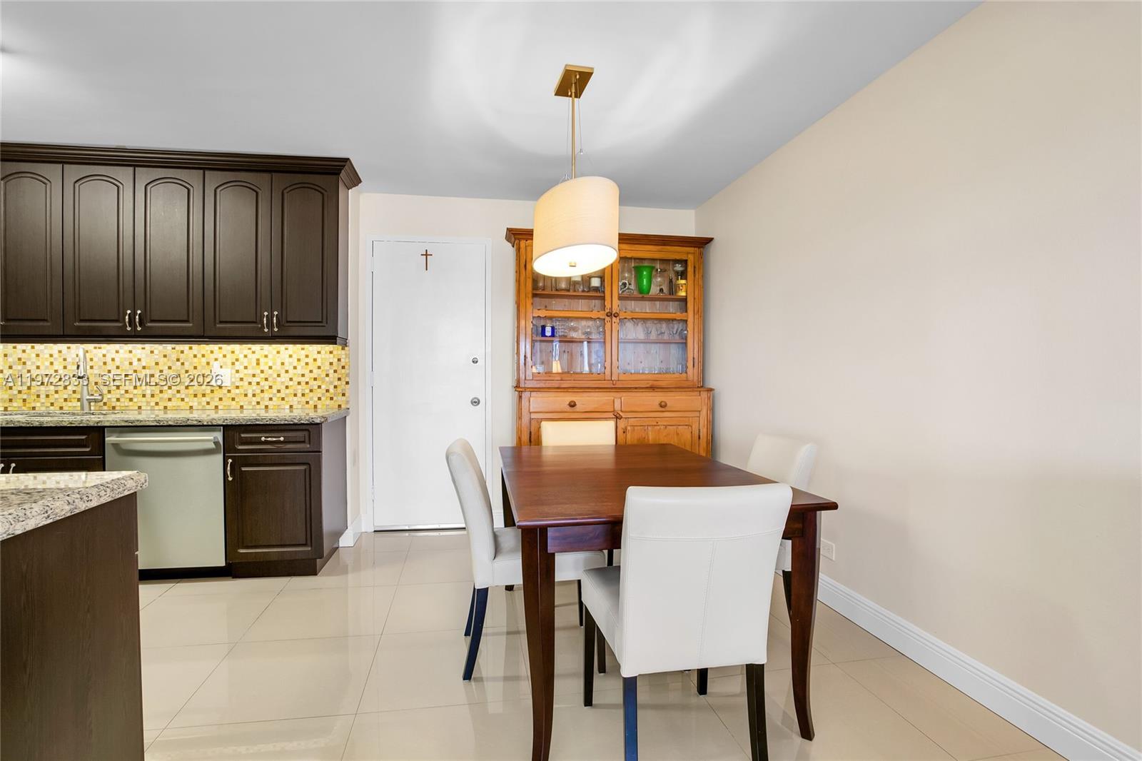 CRICKET CLUB CONDO - Residential