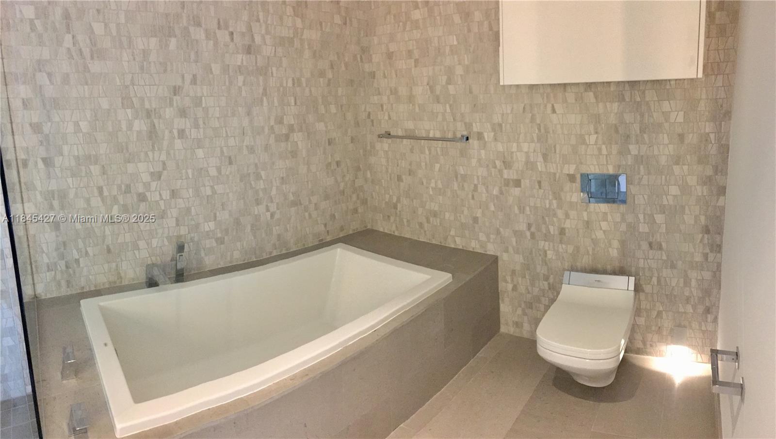 RISE CONDO - Residential