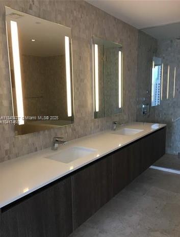 RISE CONDO - Residential