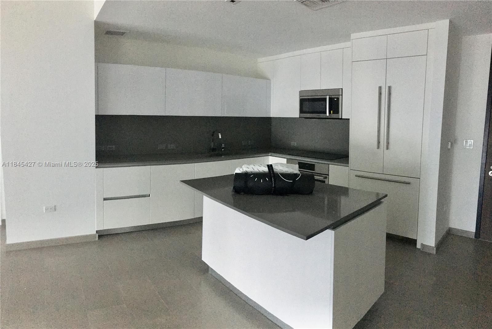 RISE CONDO - Residential
