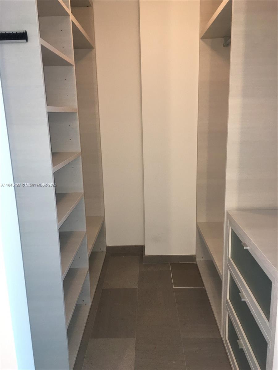 RISE CONDO - Residential