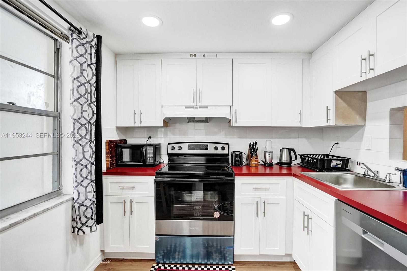 CYPRESS CHASE CONDO NO 2 - Residential