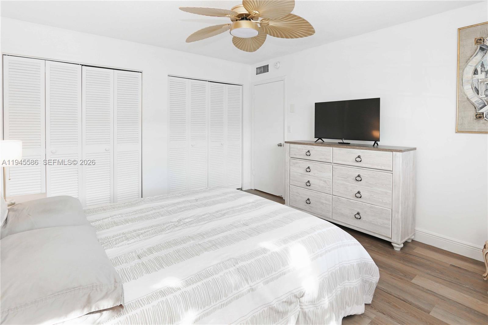 BEVERLY HILLS CONDO NUMBE - Residential