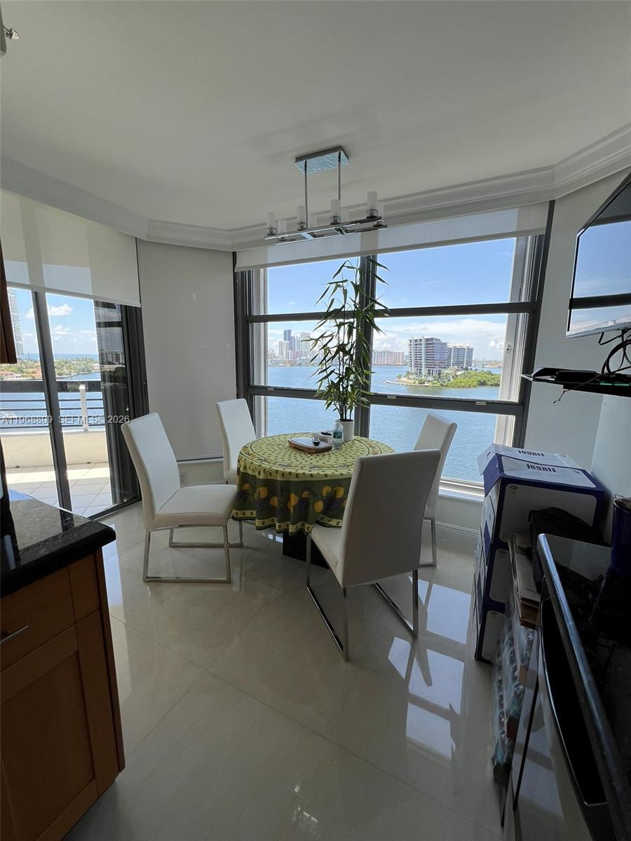 MYSTIC POINTE TOWER 500 C - Residential