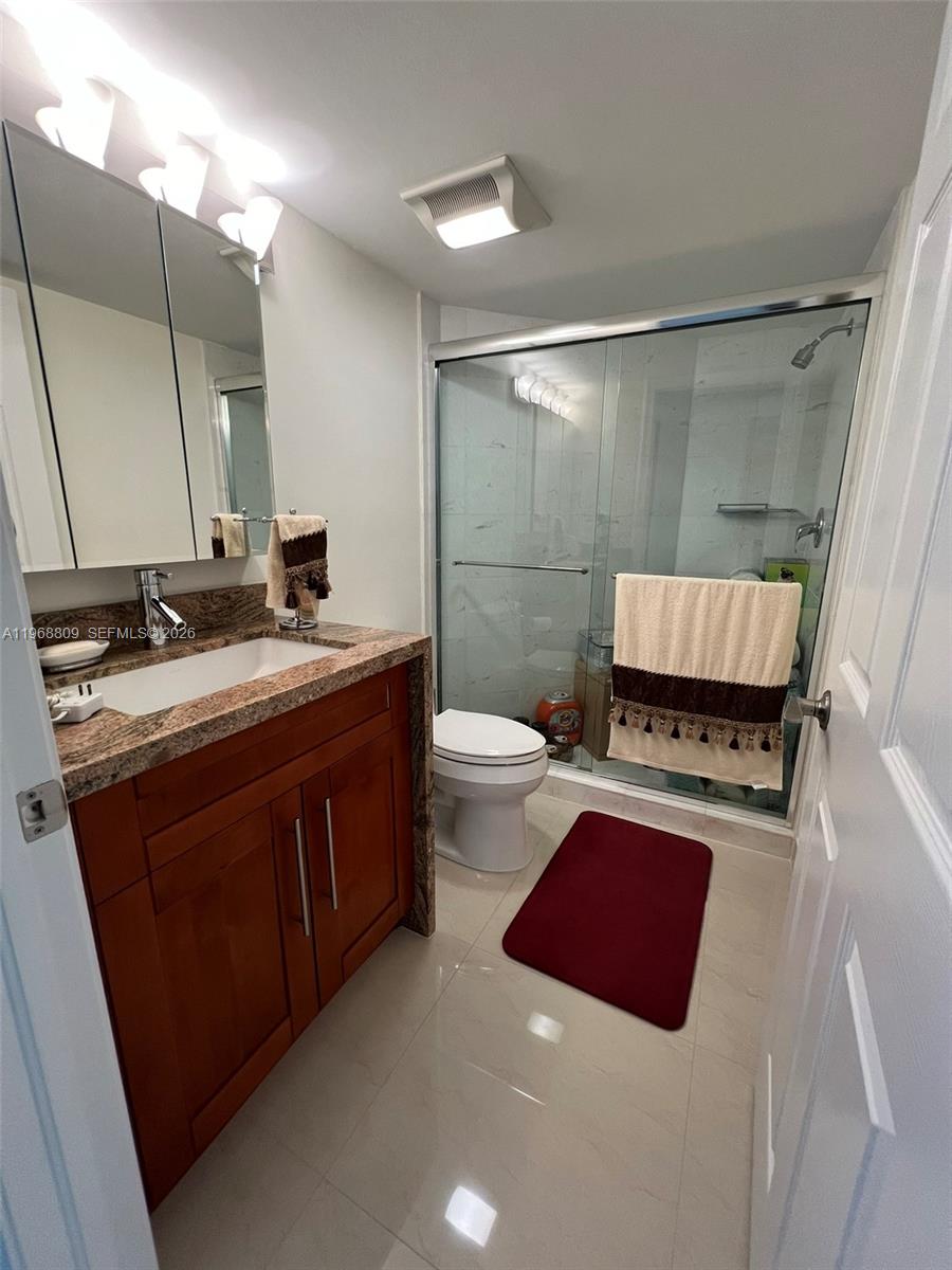 MYSTIC POINTE TOWER 500 C - Residential