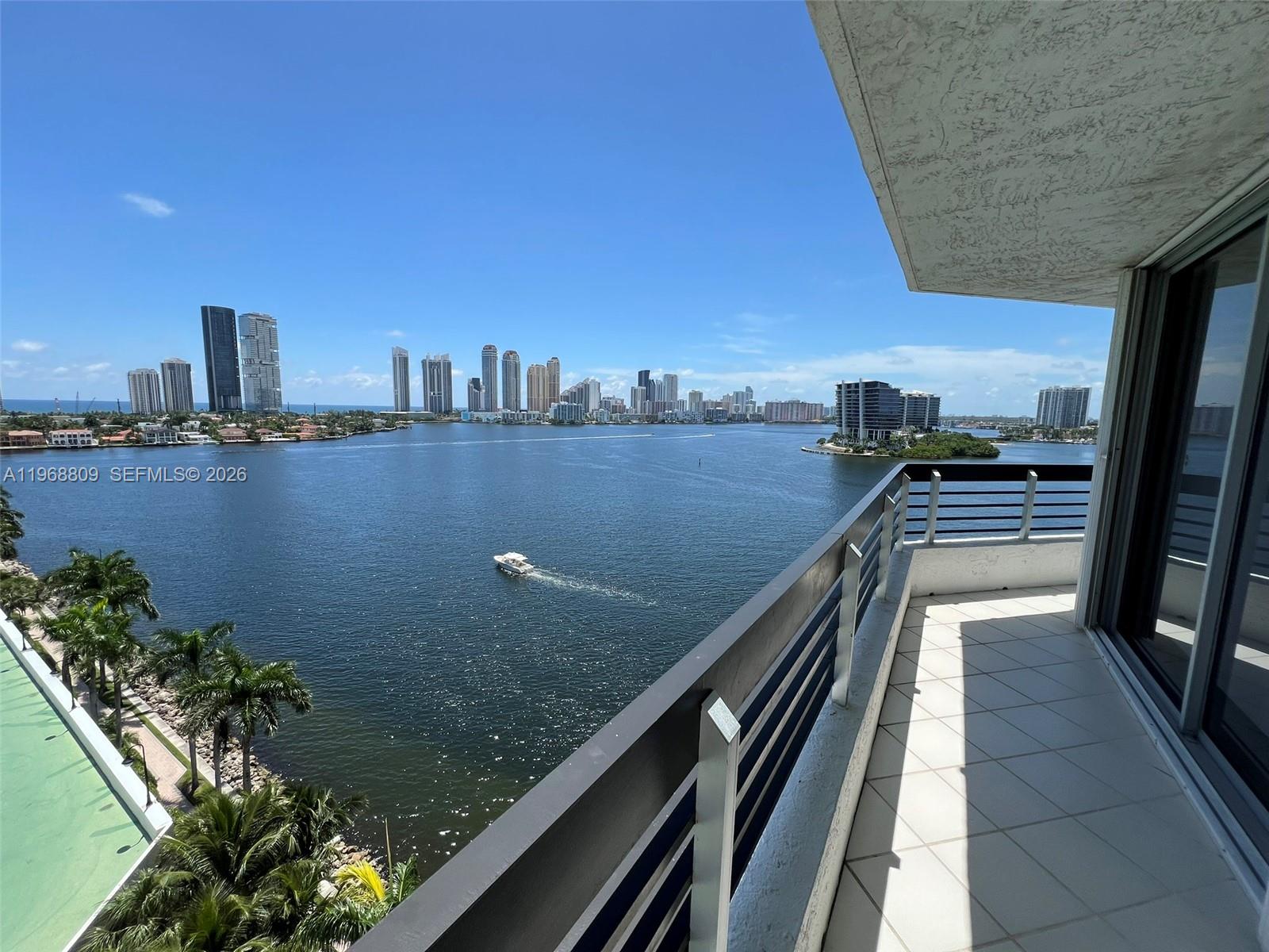 MYSTIC POINTE TOWER 500 C - Residential