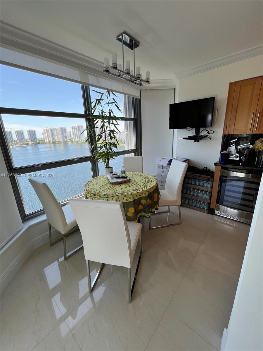 MYSTIC POINTE TOWER 500 C - Residential