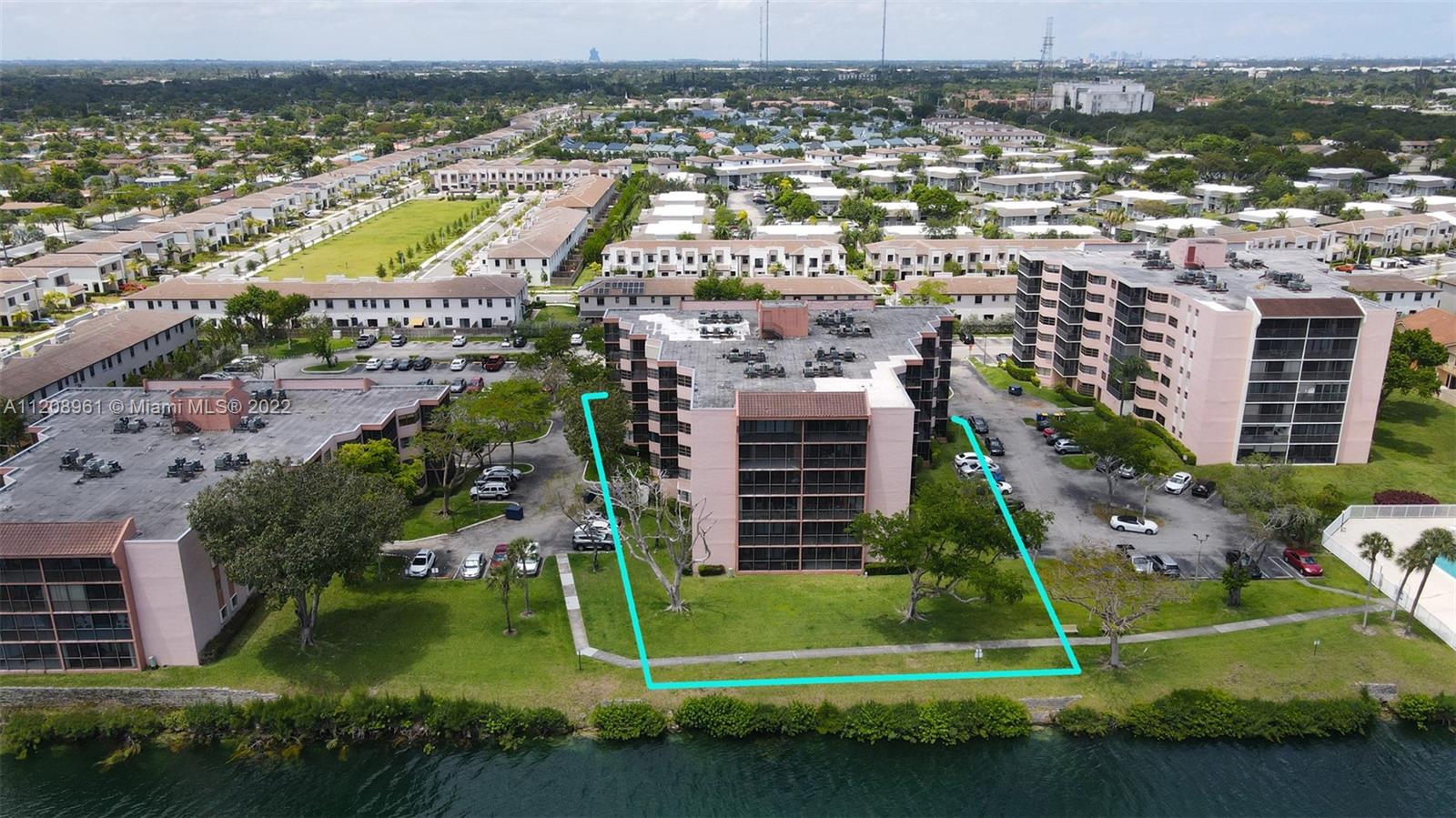 LAKEVIEW OF THE CALF CLUB - Residential Lease