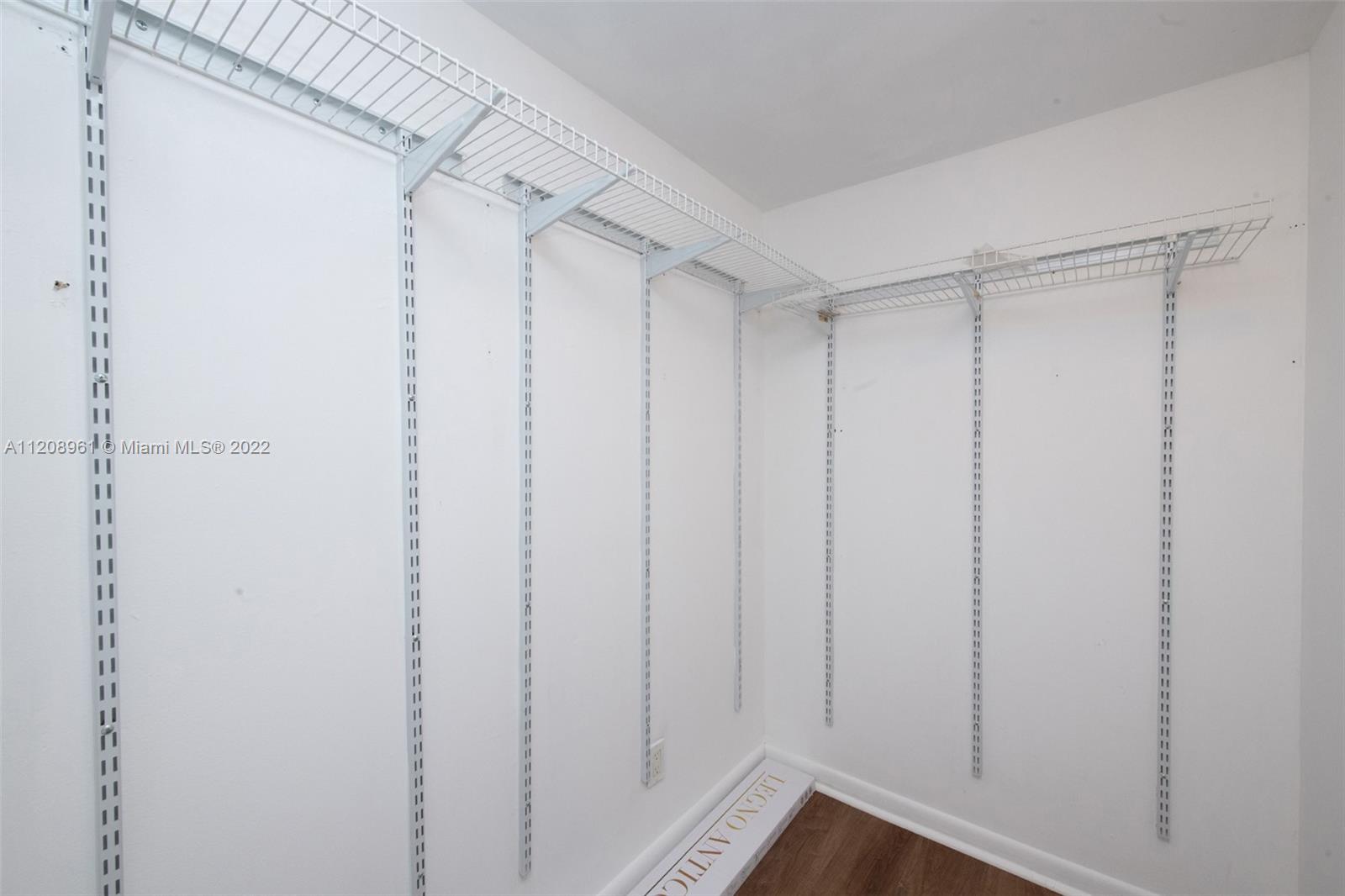 LAKEVIEW OF THE CALF CLUB - Residential Lease