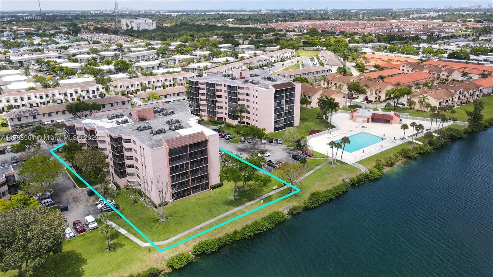 LAKEVIEW OF THE CALF CLUB - Residential Lease
