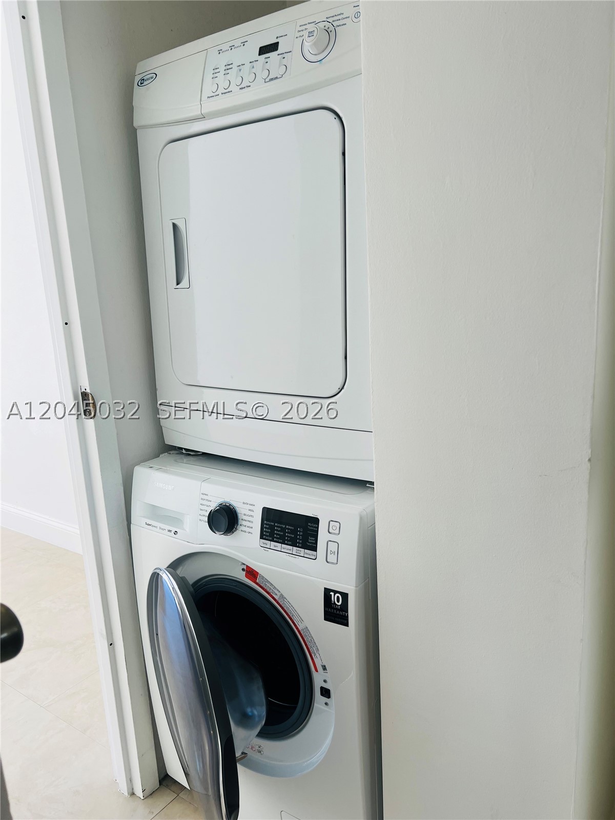 BRICKELL BAY CLUB CONDO - Residential Lease