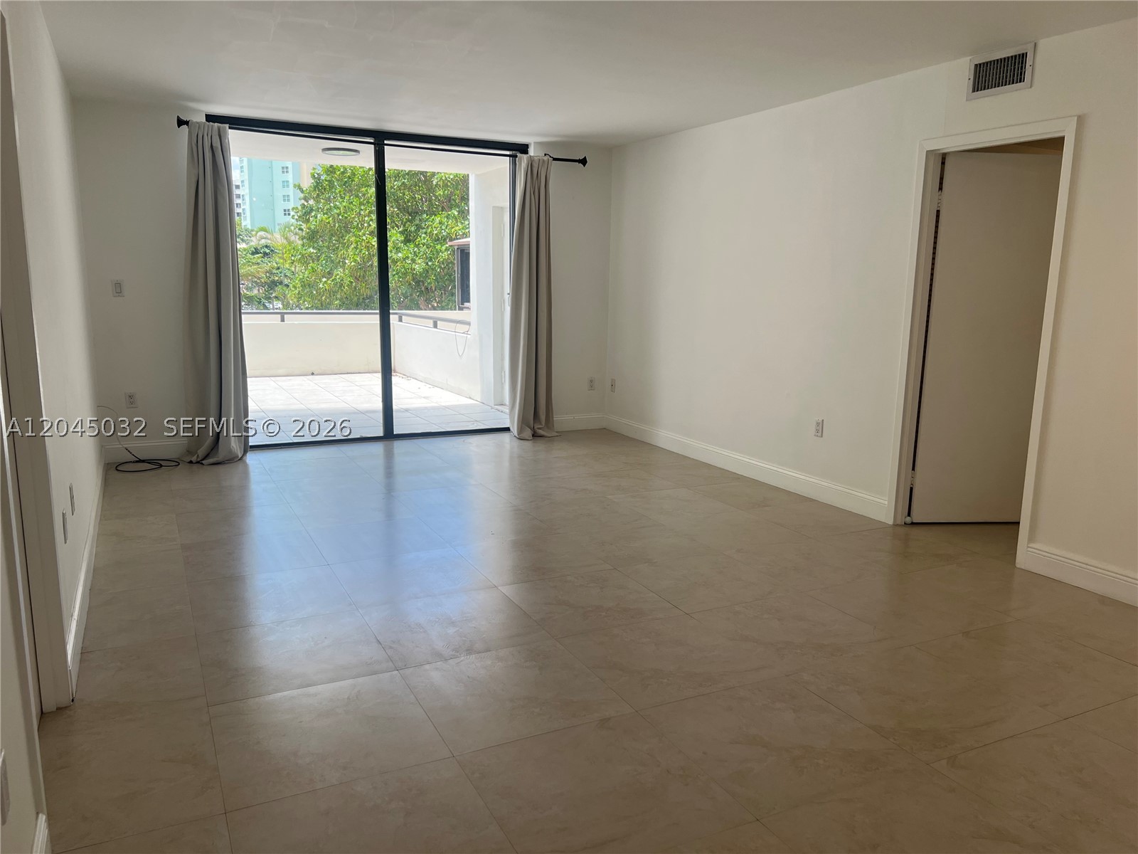 BRICKELL BAY CLUB CONDO - Residential Lease