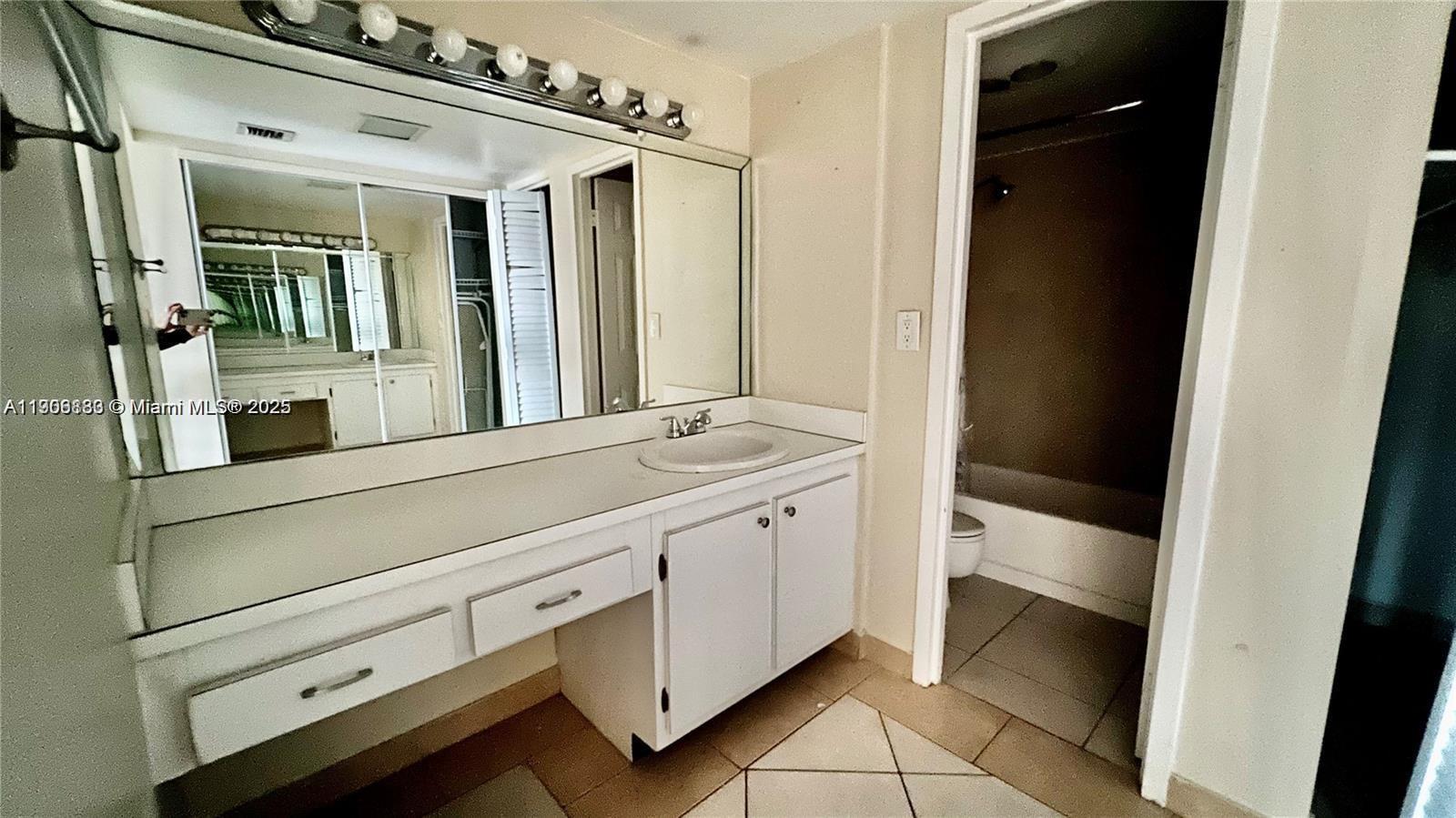 ARLEN HOUSE EAST CONDO - Residential