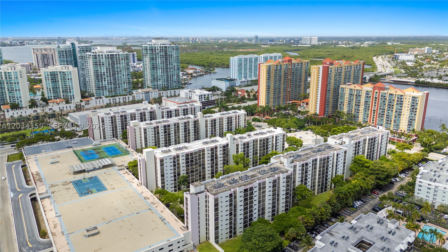 PLAZA OF AMERICAS CONDO P - Residential