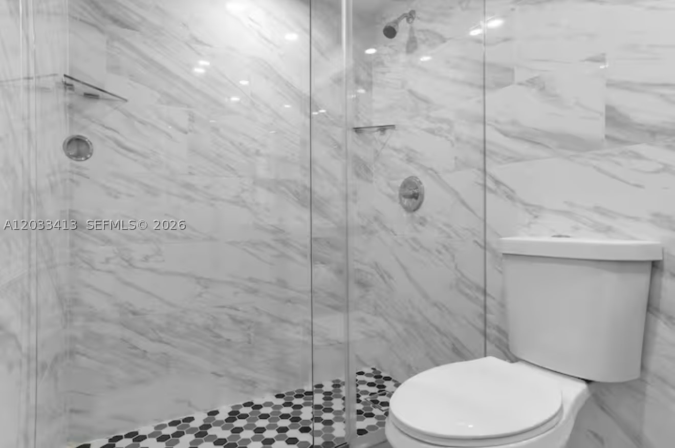 THE AVENTURA BEACH CLUB C - Residential
