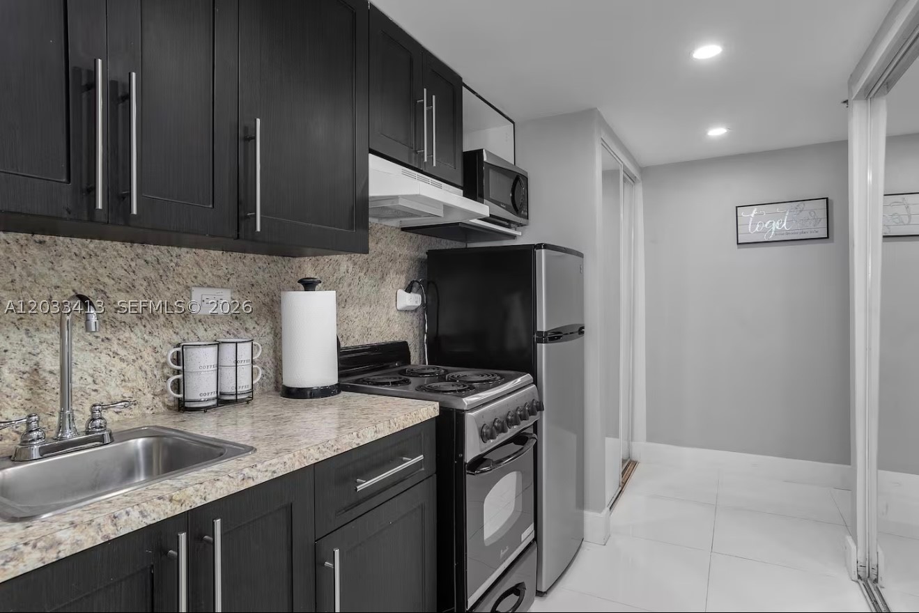 THE AVENTURA BEACH CLUB C - Residential
