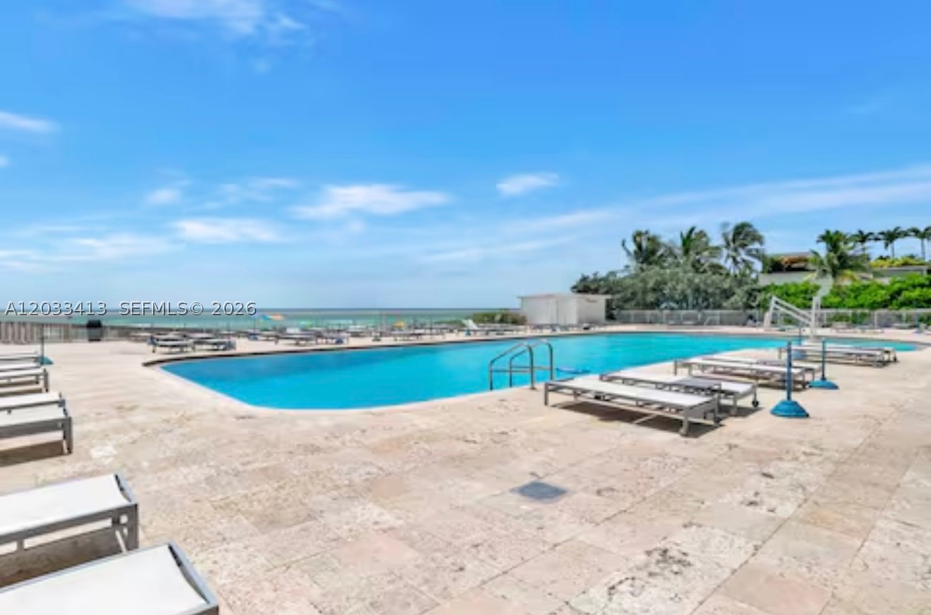 THE AVENTURA BEACH CLUB C - Residential