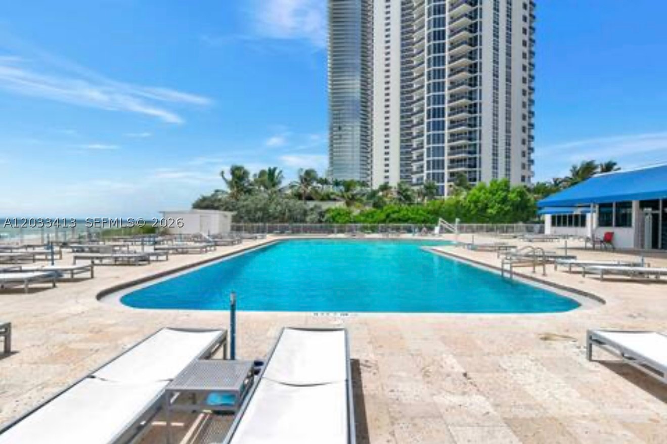 THE AVENTURA BEACH CLUB C - Residential